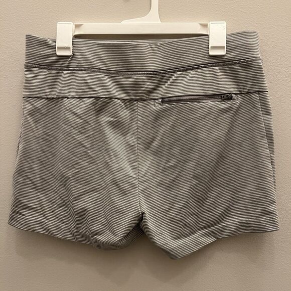 Athleta women gray white striped shorts size Medium - Picture 3 of 5